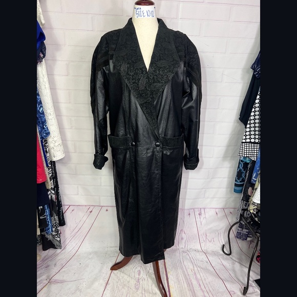 Wilsons Leather Jackets & Blazers - VINTAGE |•WILSONS LEATHER•| PELLE STUDIO Long Black Leather Jacket Size Medium